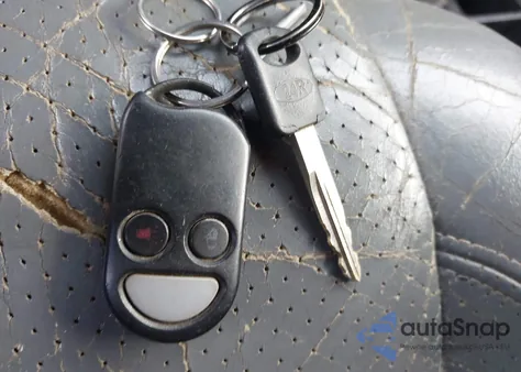 2000 Nissan Quest Gle/Gxe/Se-Cloth/Se-Leather from USA, damaged, VIN 4N2XN11T8YD827597